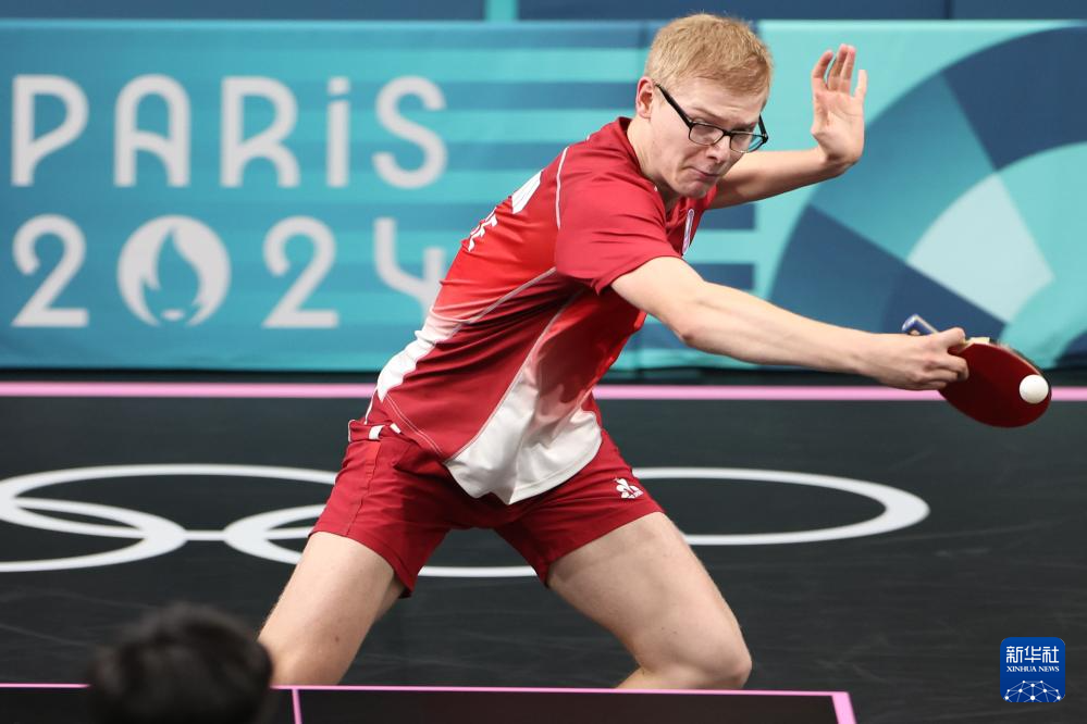 而促使他在 而促使他在